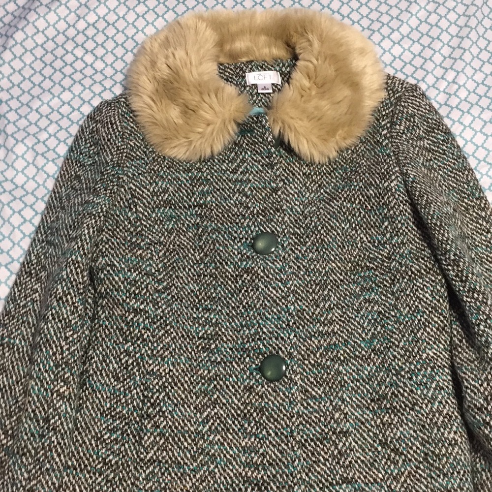 Loft ladies coat, size 6. Used 2x only.